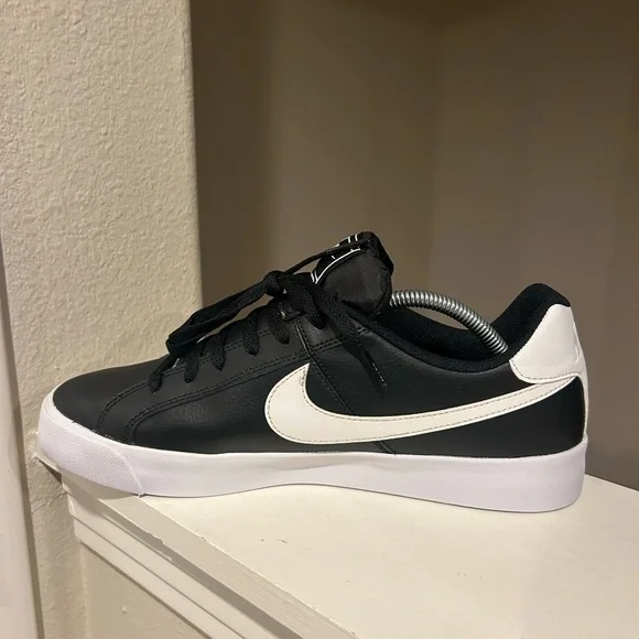 Nike Court Royale BQ4222-002 Black/White Leather Skateboard Sneakers Men 11 - Picture 3 of 9